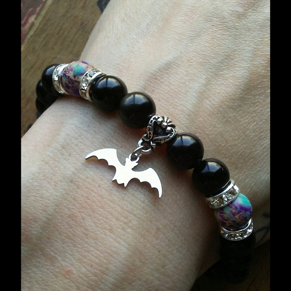 🌙🖤Bat Charm Stone Bracelet - Picture 15 of 15